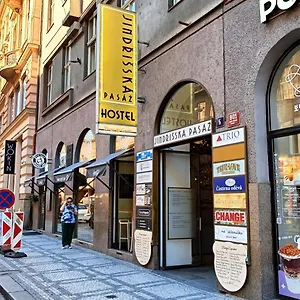 https://az-hostel.praguehotelsweb.com